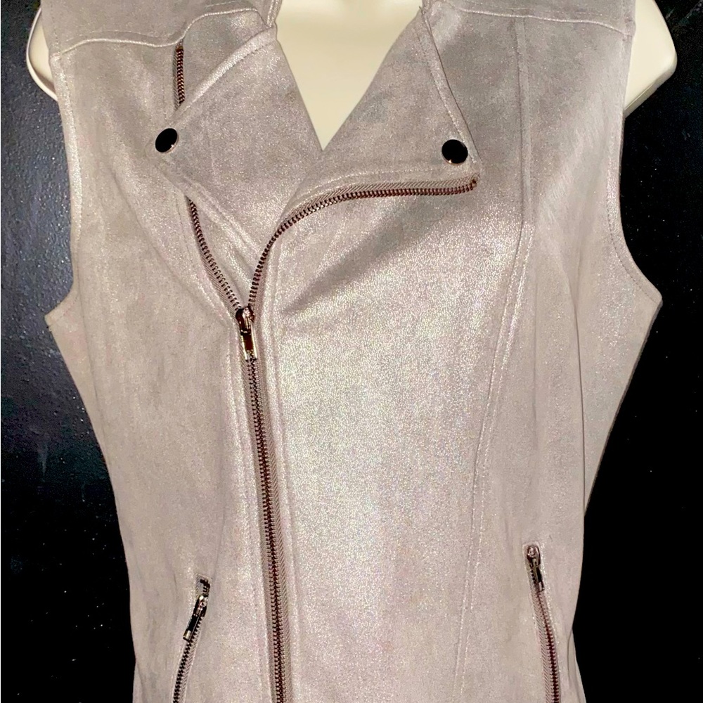 Solitaire brushed gold shimmery moto vest, SZ M.